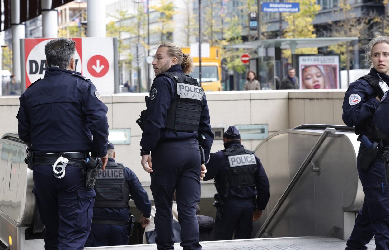 Ameninţare teroristă la Paris. O musulmană a ameniţat că se aruncă în aer la o staţie de metrou. A fost împuşcată de poliţie