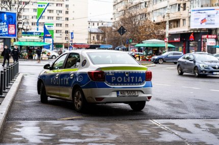 Inconştienţă la volan. Un tânăr din Constanţa a fost reţinut de poliţişti, după ce a fost prins conducând cu permisul anulat şi a refuzat să fie testat