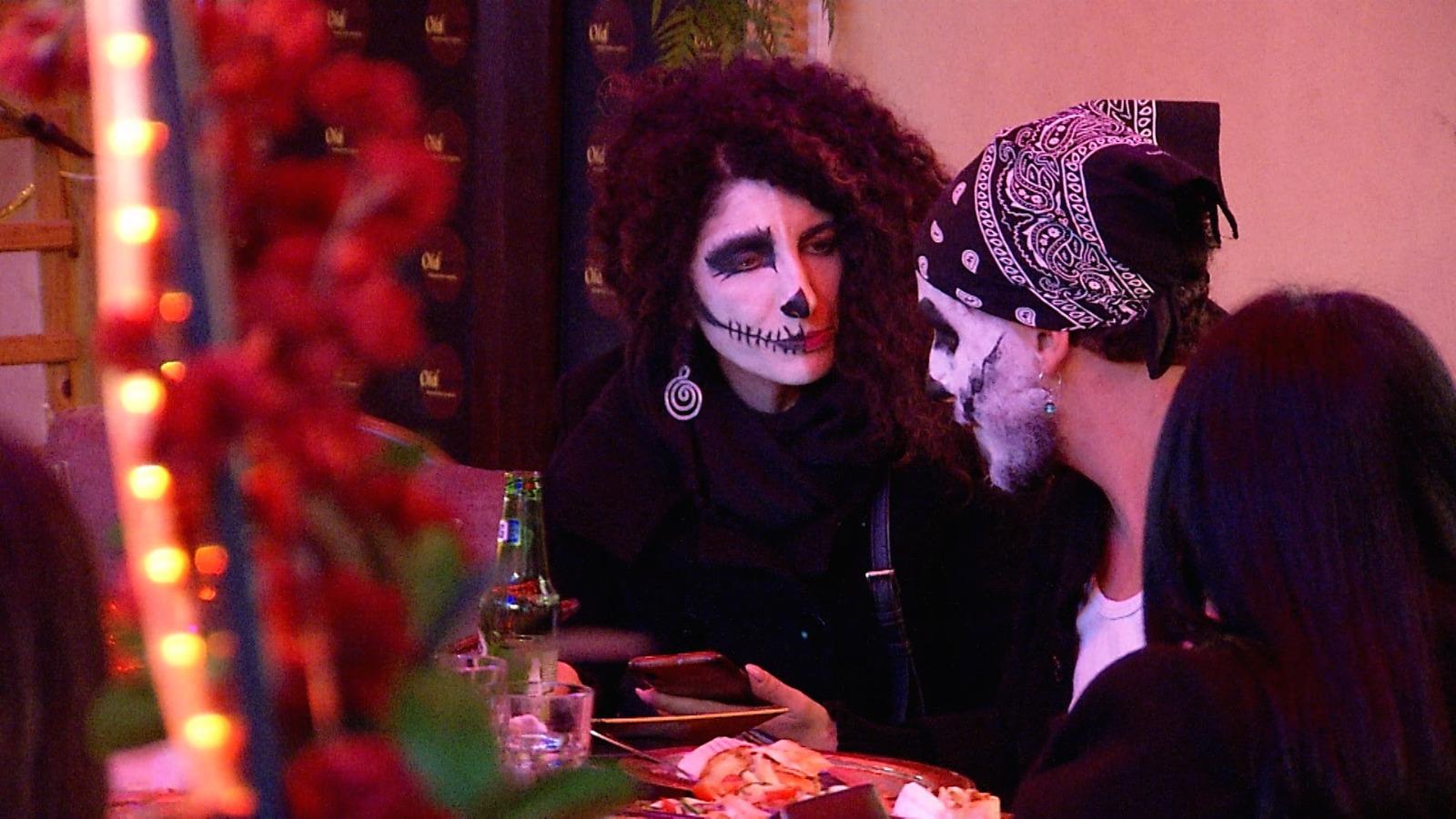 Noaptea de Halloween, motiv de distracție pentru tineri. Centrul Vechi a fost împânzit de costumații înfricoșătoare