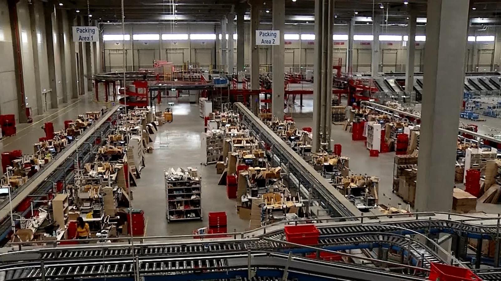 A început Black Friday 2023. Topul produselor pe care s-au bătut românii încă de la primele ore ale dimineţii