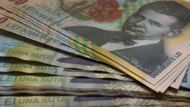 De la 8.400 lei la 4.800 de lei pensia. Proteste ale românilor care se plâng că vor ajunge cu venitul la jumătate
