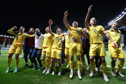 Echipa naţională s-a întors la Bucureşti după calificarea la EURO 2024. Tricolorii joacă la un turneu final după 8 ani de aşteptare