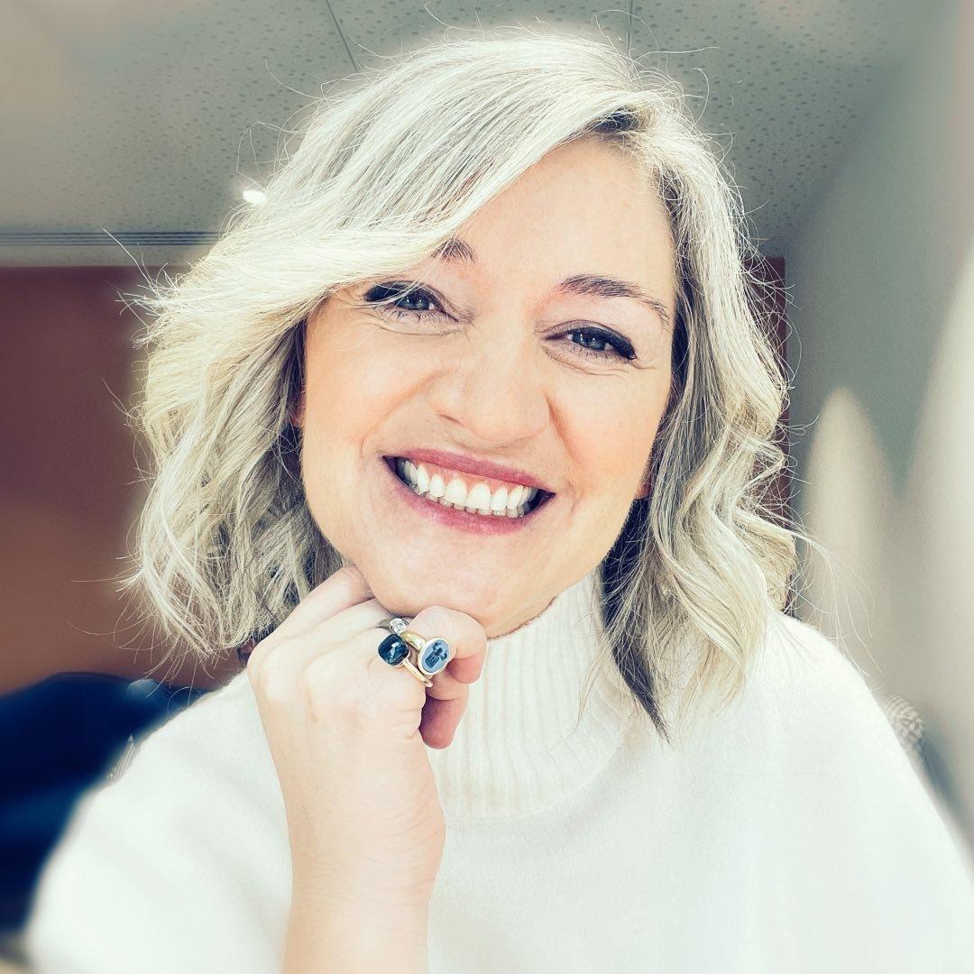 Și-a pierdut mâna și piciorul, după ce a fost lovită de două trenuri, în stația de metrou din UK