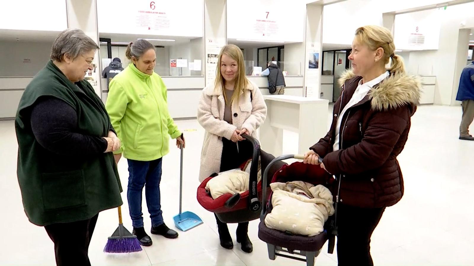 Două asistente marternale din Baia Mare, mamă şi fiică, îngeri păzitori pentru 3 copilaşi abandonaţi la naştere. De ce au fost părăsiţi tripleţii de mama naturală