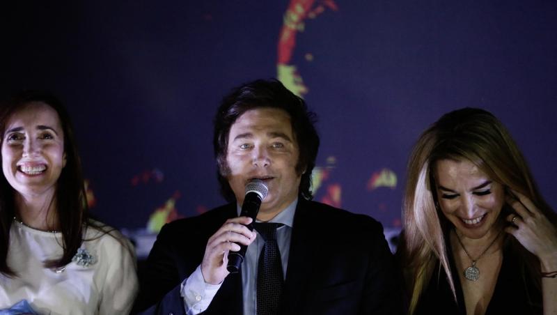 Javier Milei, noul preşedinte al Argentinei. E poreclit "Trump" şi spune că a fost îndemnat să candideze de câinele său mort