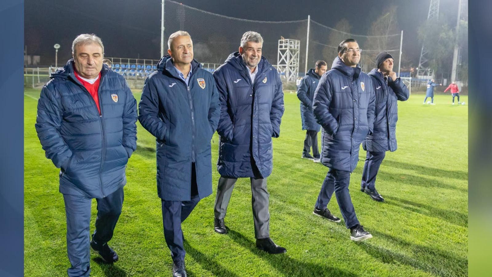 Ciolacu i-a vizitat pe tricolori la antrenamentul dinaintea meciului cu Elveţia. Ce mesaj le-a transmis premierul