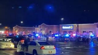 "A trecut cu o puşcă şi a început să tragă". Atac armat soldat cu 1 mort şi 3 răniţi într-un centru comercial din SUA
