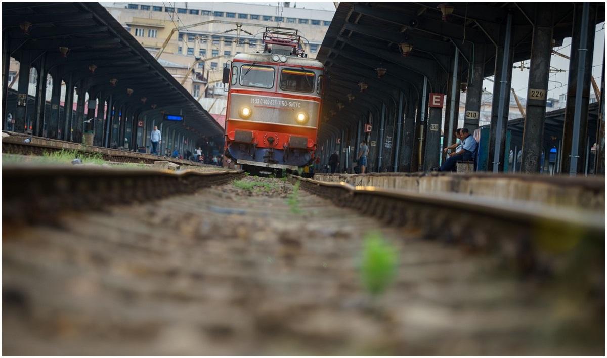 Copil de 12 ani, ucis de tren în Iași. Traversa printr-un loc nepermis ca să scurteze drumul. Sora lui a fost cea care și-a anunțat părinții Copil de 12 ani, ucis de tren în Iași. Traversa printr-un loc nepermis ca să scurteze drumul. Sora lui a fost cea care și-a anunțat părinții
