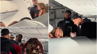 Scene bizare într-un avion din SUA. O femeie a început să urle din senin și să se urce peste scaunele pasagerilor: "Nu este ea, e posedată"