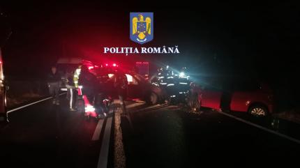 Accident cumplit cu 4 răniţi, după ce două maşini s-au ciocnit violent pe DN 1 în Braşov. Unul dintre şoferi consumase alcool