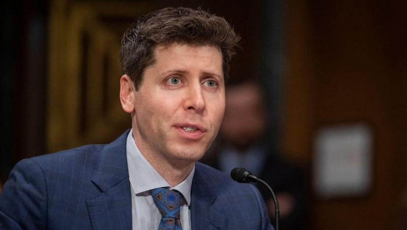 Răsturnare de situaţie la OpenAI. Sam Altman se întoarce în funcţia de director general, la câteva zile după demitere