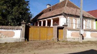 Casele din Ungaria, vândute la preţ de chilipir. Cât costă o locuinţă aflată la doar 6 km de România