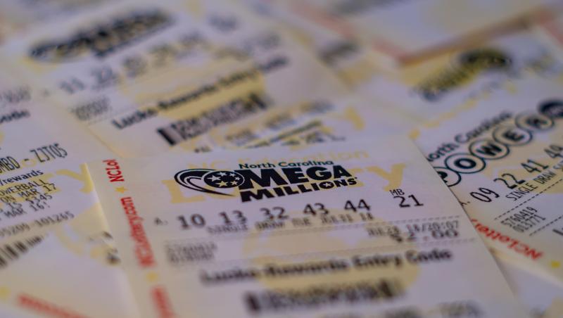 După ce a câștigat 1,35 miliarde de dolari la loto, un american a decis să-și dea fosta nevastă în judecată. Ce ar fi făcut femeia