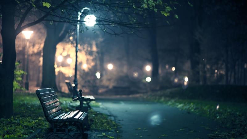 Cadavrul unui bărbat, descoperit într-un parc din Pitești