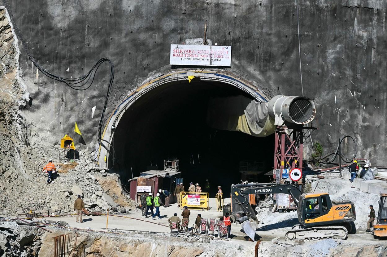 Misiunea de salvare a celor 41 de indieni blocați în tunel, amânată din cauza unei defecțiuni