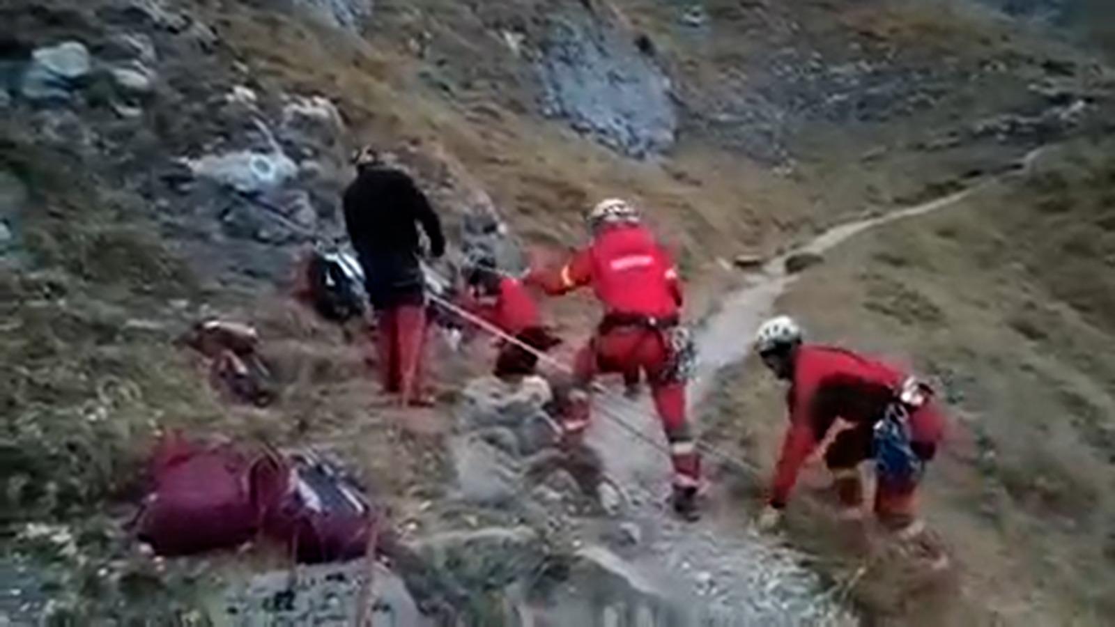 Un ucrainean s-a rătăcit după ce a trecut graniţa cu România prin Munţii Maramureşului. Este căutat cu drone şi binoclu cu termoviziune