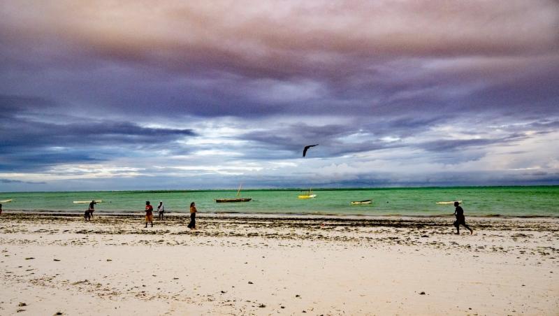 Cât costă o vacanţă în Zanzibar sau în Kenya, la safari