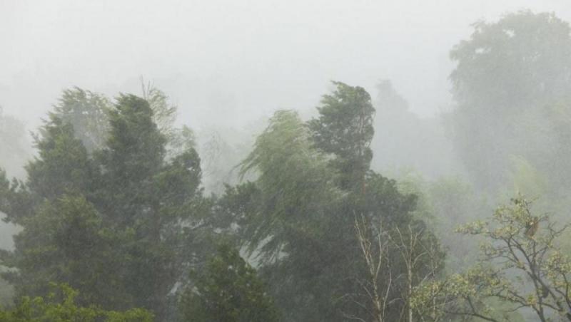 Alertă meteo de ploi abundente în 6 judeţe până duminică. Cod galben şi portocaliu de vreme rea în alte 23 de judeţe