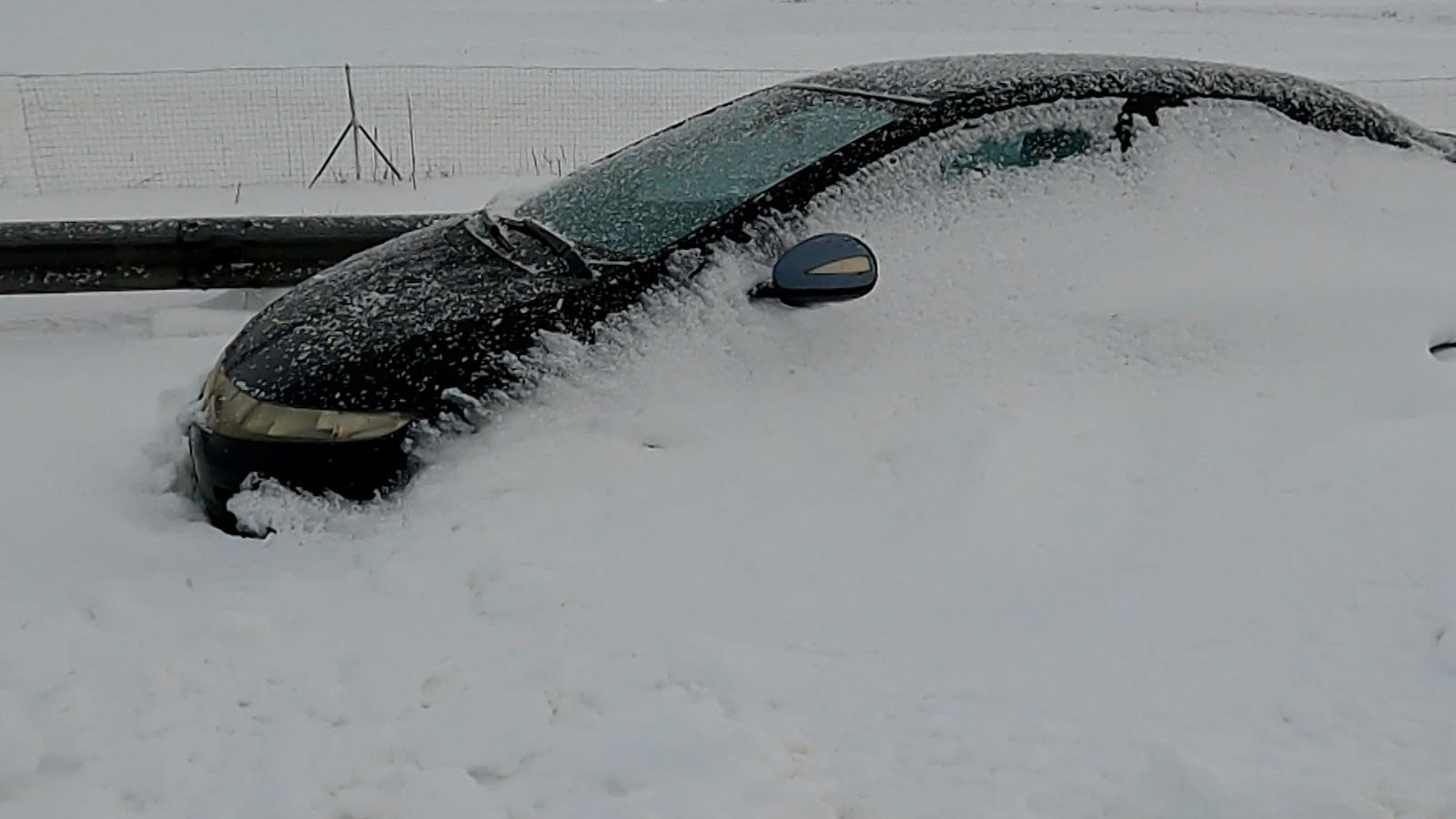 Lista completă a drumurilor închise din cauza vremii. Porturile Midia și Mangalia rămân închise