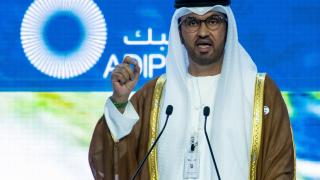 Sultanul Ahmed Al Jaber, preşedintele COP28, a fost acuzat că va încheia afaceri cu petrol şi gaze chiar la summitul ONU pentru schimbările climatice
