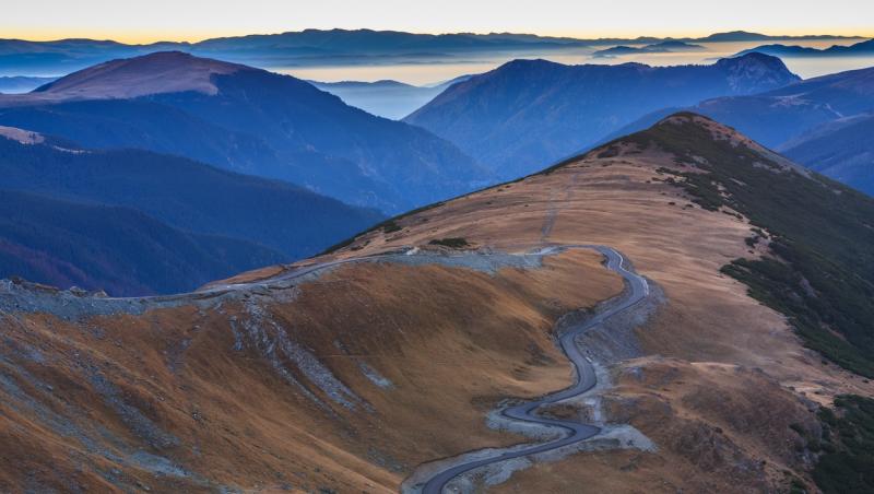Circulaţia pe Transalpina şi Transfăgărăşan se închide luni, 6 noiembrie 2023, din cauza vremii neprielnice