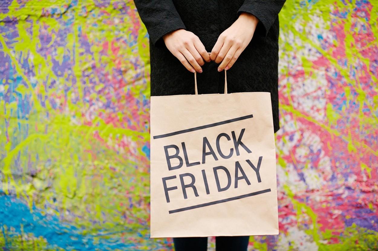 Black Friday 2023. Datele anunţate de marile magazine din România