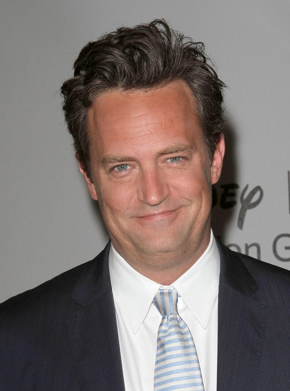 Matthew Perry a fost înmormântat. La ceremonia din Los Angeles au participat rudele, prietenii şi vedetele din "Friends"
