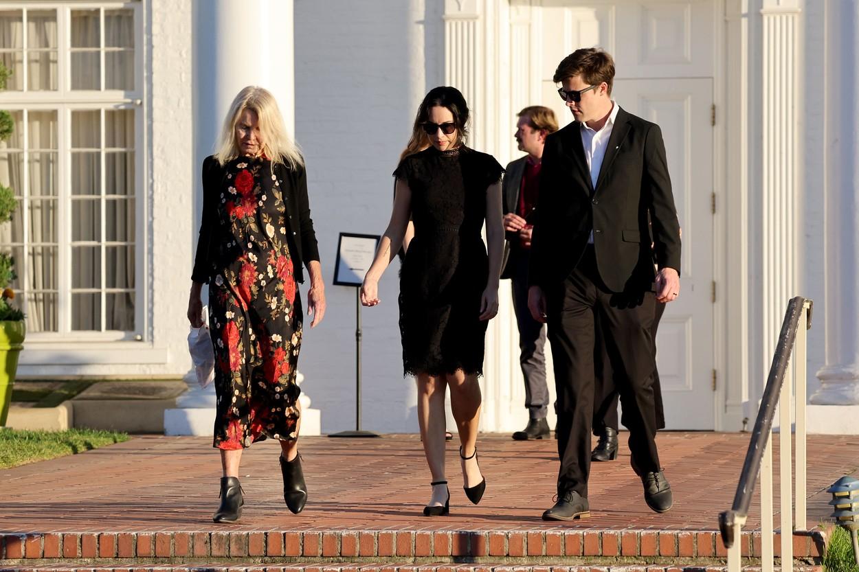 Matthew Perry a fost înmormântat. La ceremonia din Los Angeles au participat rudele, prietenii şi vedetele din "Friends"