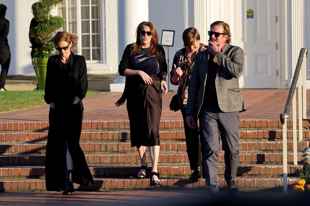 Matthew Perry a fost înmormântat. La ceremonia din Los Angeles au participat rudele, prietenii şi vedetele din "Friends"