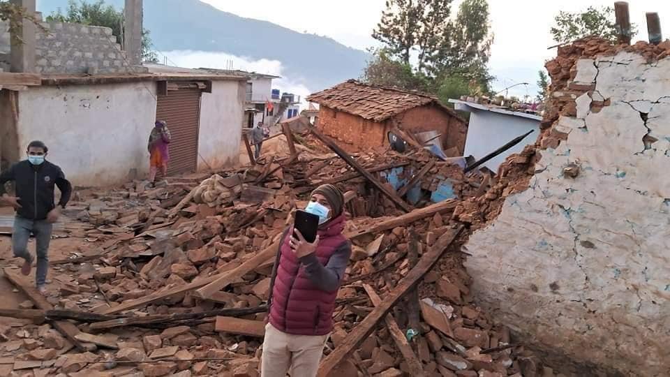 "Mi-am pierdut toată familia". Mărturiile sfâşietoare ale victimelor cutremurului din Nepal, în care şi-au pierdut viaţa 157 de suflete