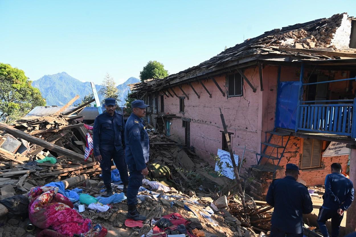 "Mi-am pierdut toată familia". Mărturiile sfâşietoare ale victimelor cutremurului din Nepal, în care şi-au pierdut viaţa 157 de suflete