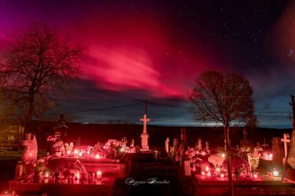 De ce Aurora Boreală s-a văzut din România. Explicaţia pentru fenomenul care a "înroşit" cerul