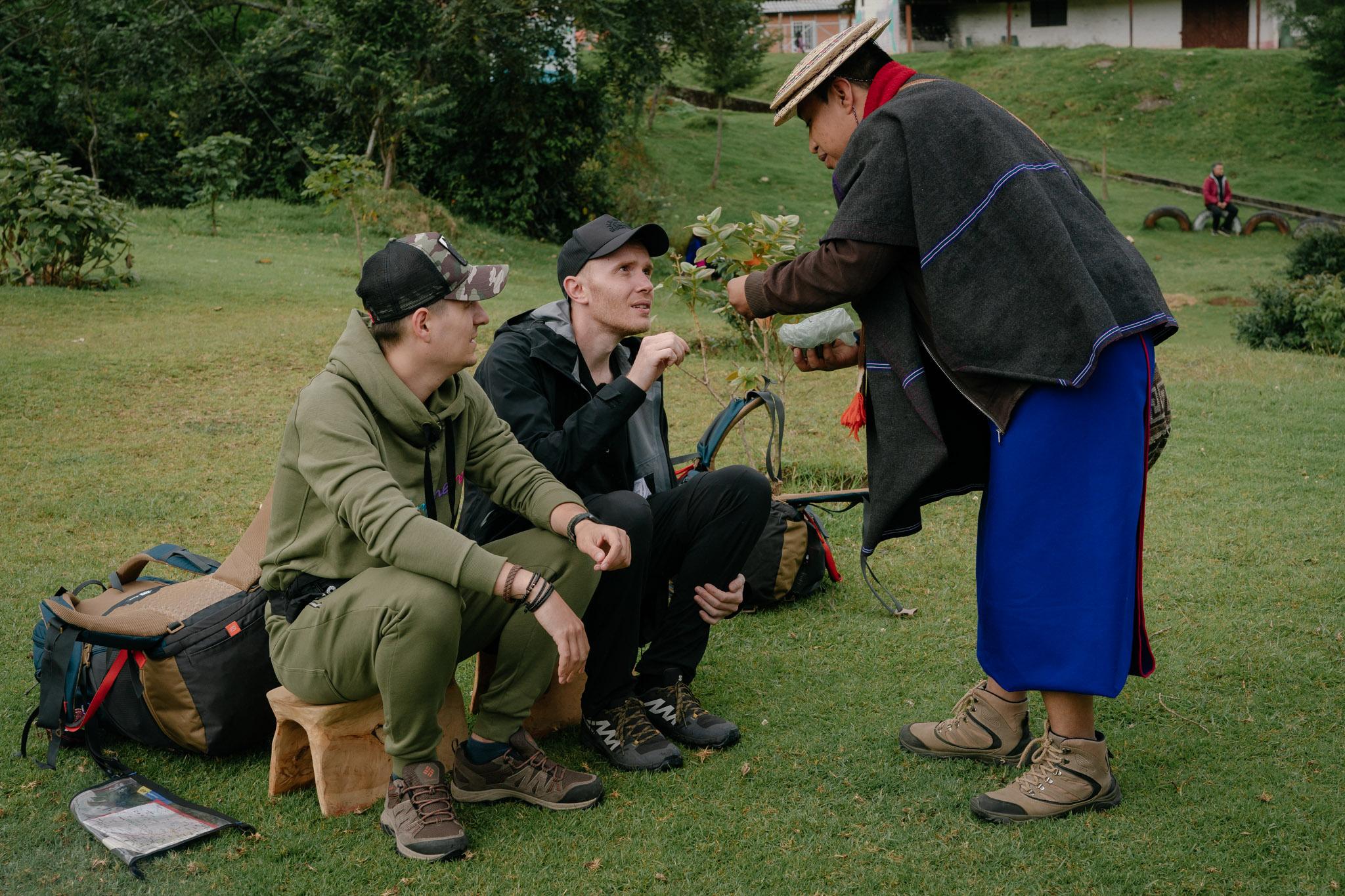 America Express, lider de audiență. Presiune uriașă la finalul cursei pentru imunitate: un eveniment neprevăzut dă peste cap planurile echipelor