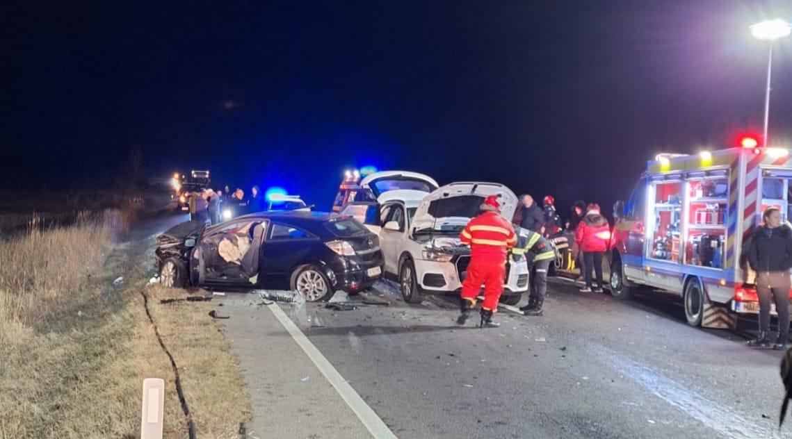 Accident groaznic soldat cu 9 răniţi pe o şosea din Olt. Patru maşini s-au făcut praf. Planul Roşu de Intervenţie, activat