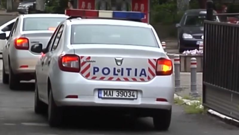 Un bărbat beat şi fără permis s-a urcat la volanul unei maşini neînmatriculate şi a făcut prăpăd în Arad: a lovit autoturismele parcate ieşite în cale
