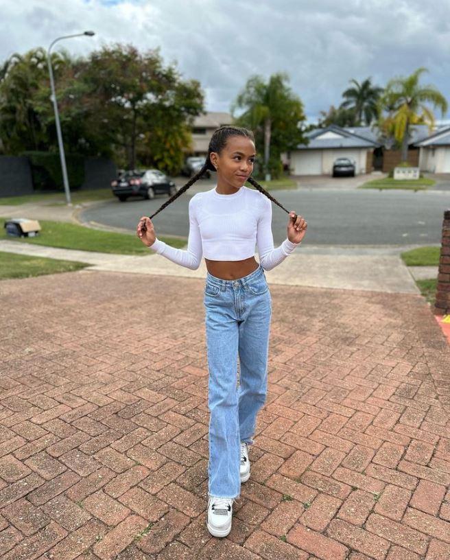 Şi-a retras fiica-influencer de la şcoală