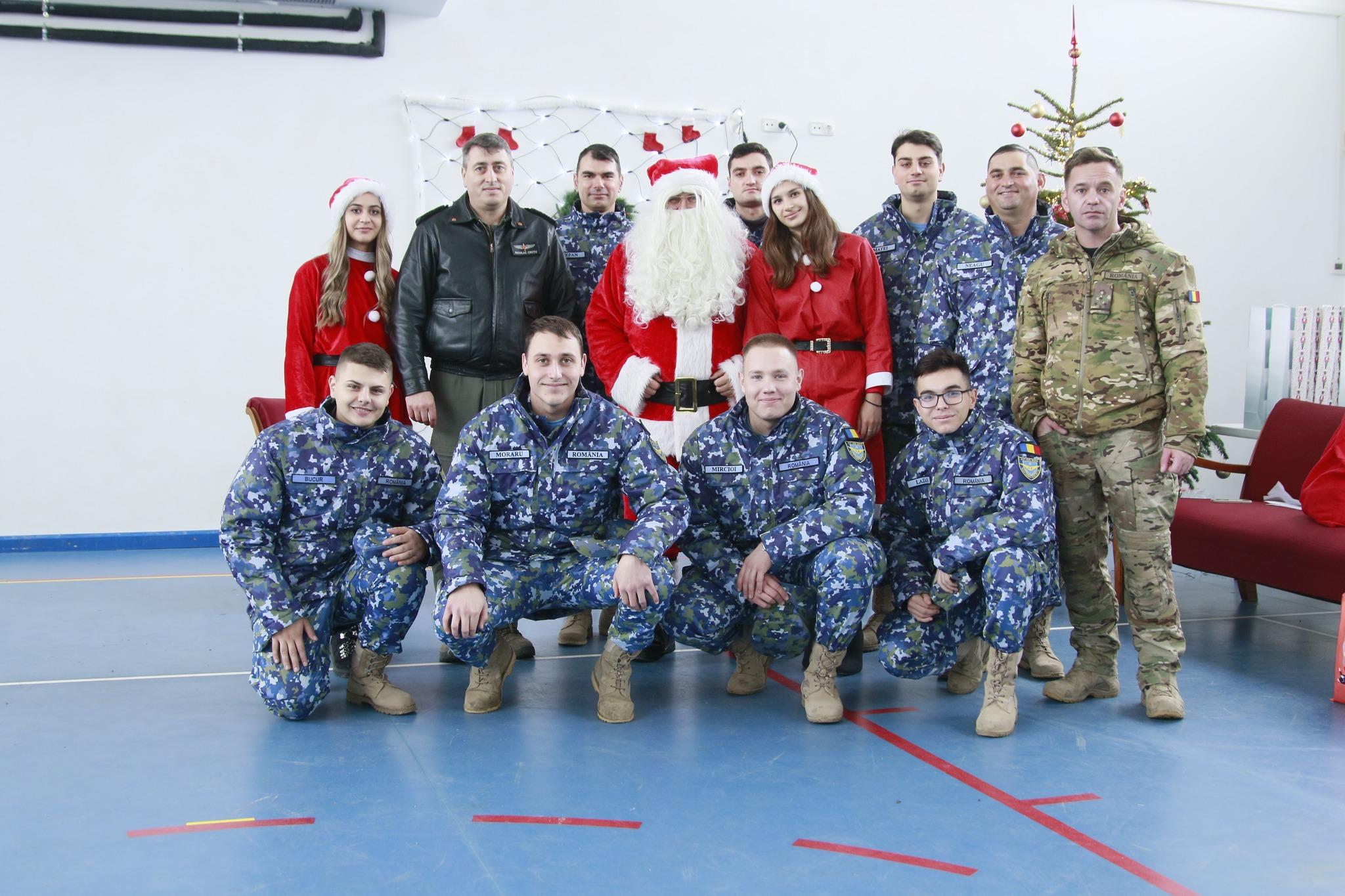 Moș Crăciun la Baza 57 Aeriană Mihail Kogălniceanu