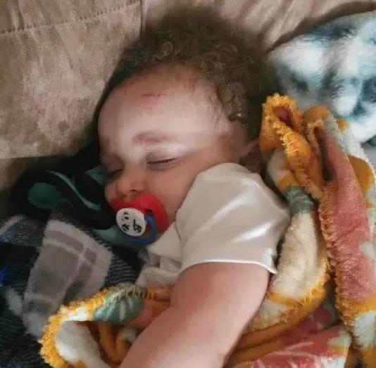 "E aici prin harul lui Dumnezeu". Un bebeluş de 4 luni a supravieţuit miraculos, după ce a fost "aspirat" de o tornadă, în SUA: a fost găsit într-un copac, cu o zgârietură