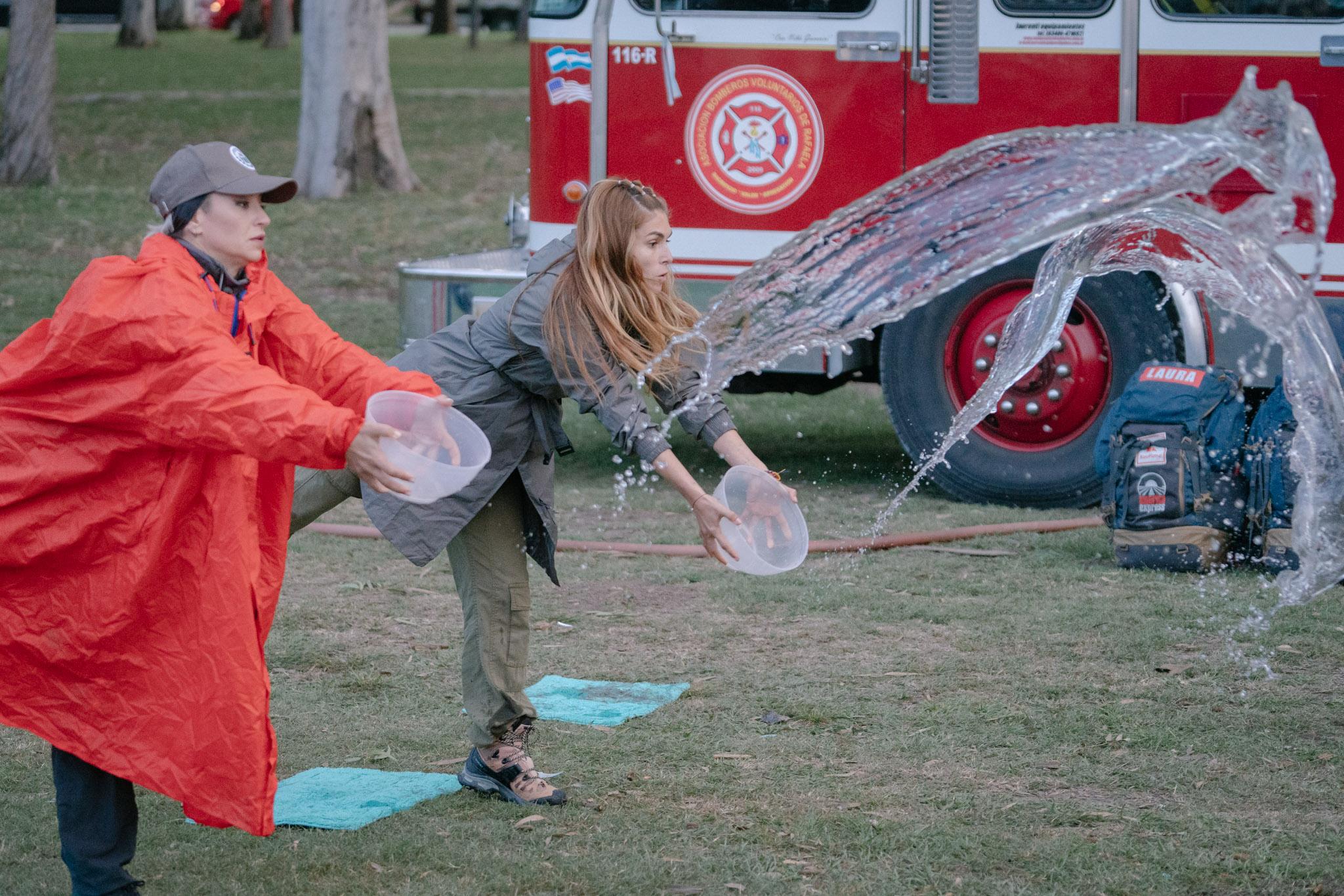 America Express, lider de audiență. Ultima parte a luptei pentru biletul de aur aduce condiții extreme, în regim de urgență: "Nu mai puteam respira din cauza fumului"