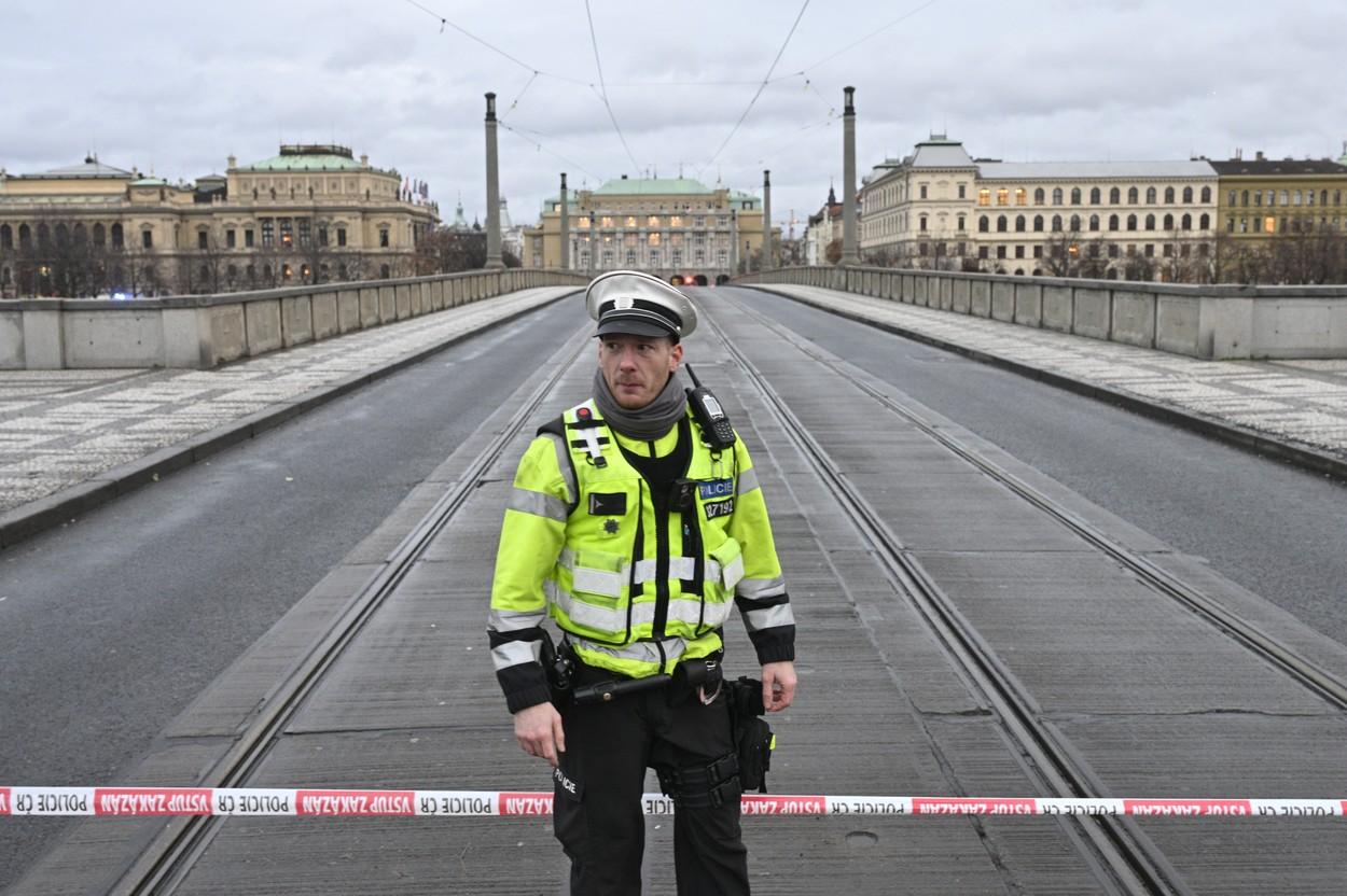 Atac armat în Praga. Mai multe persoane au fost împuşcate în centrul oraşului