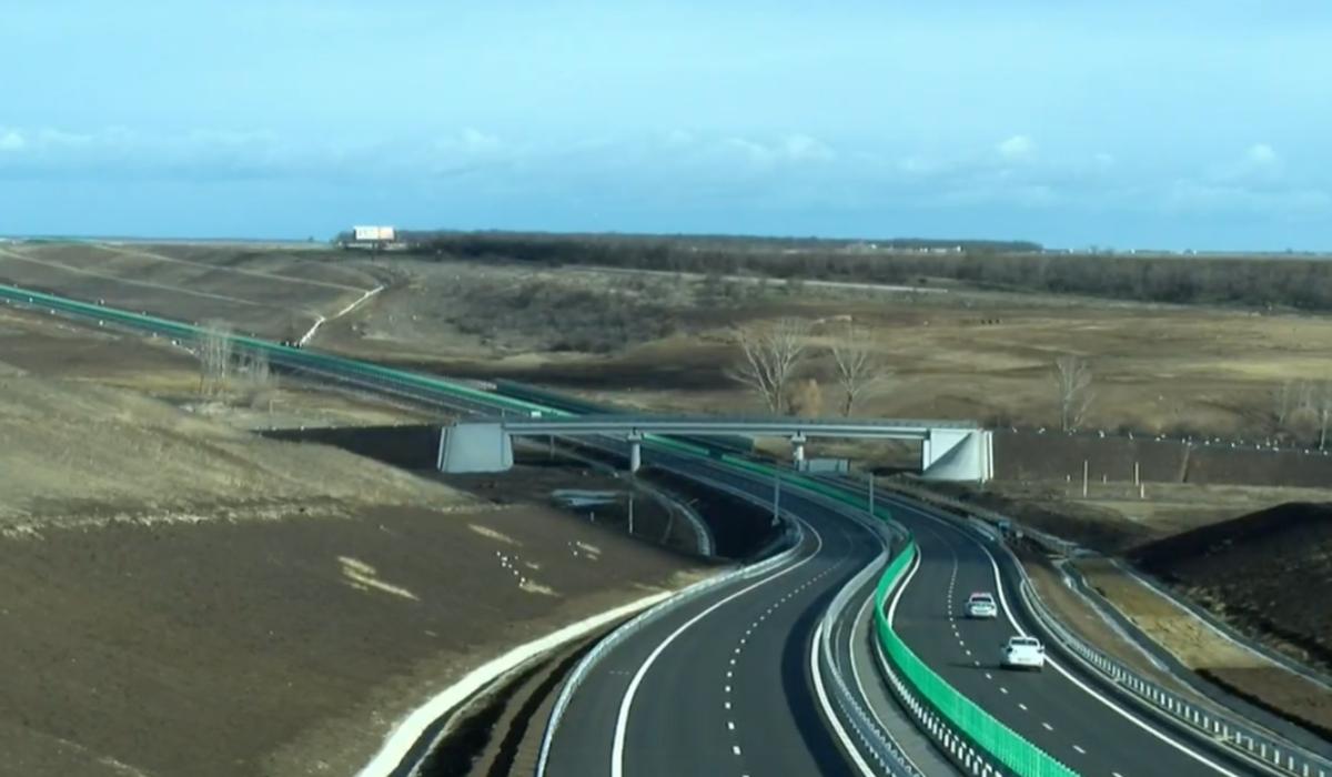 Veşti bune pentru şoferi. S-a deschis circulaţia pe cei 32 km ai Tronsonului 3 al drumului expres Craiova-Piteşti
