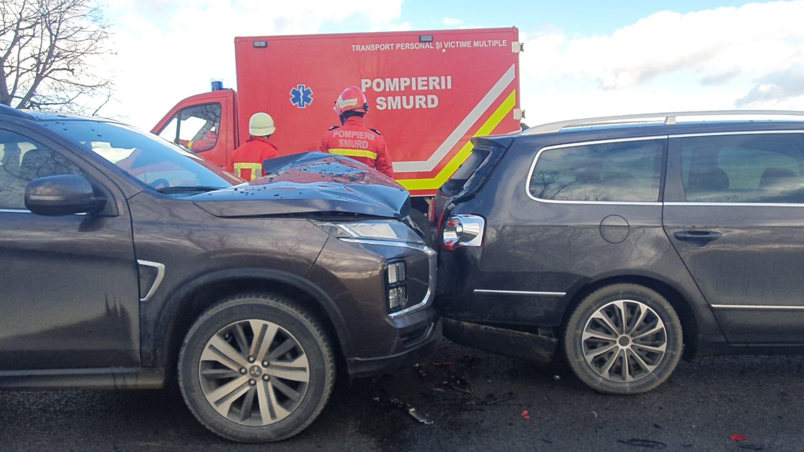 Accident în lanţ în Suceava, cu 10 victime. Planul roşu de intervenţie, activat după ce 3 maşini s-au ciocnit una după alta