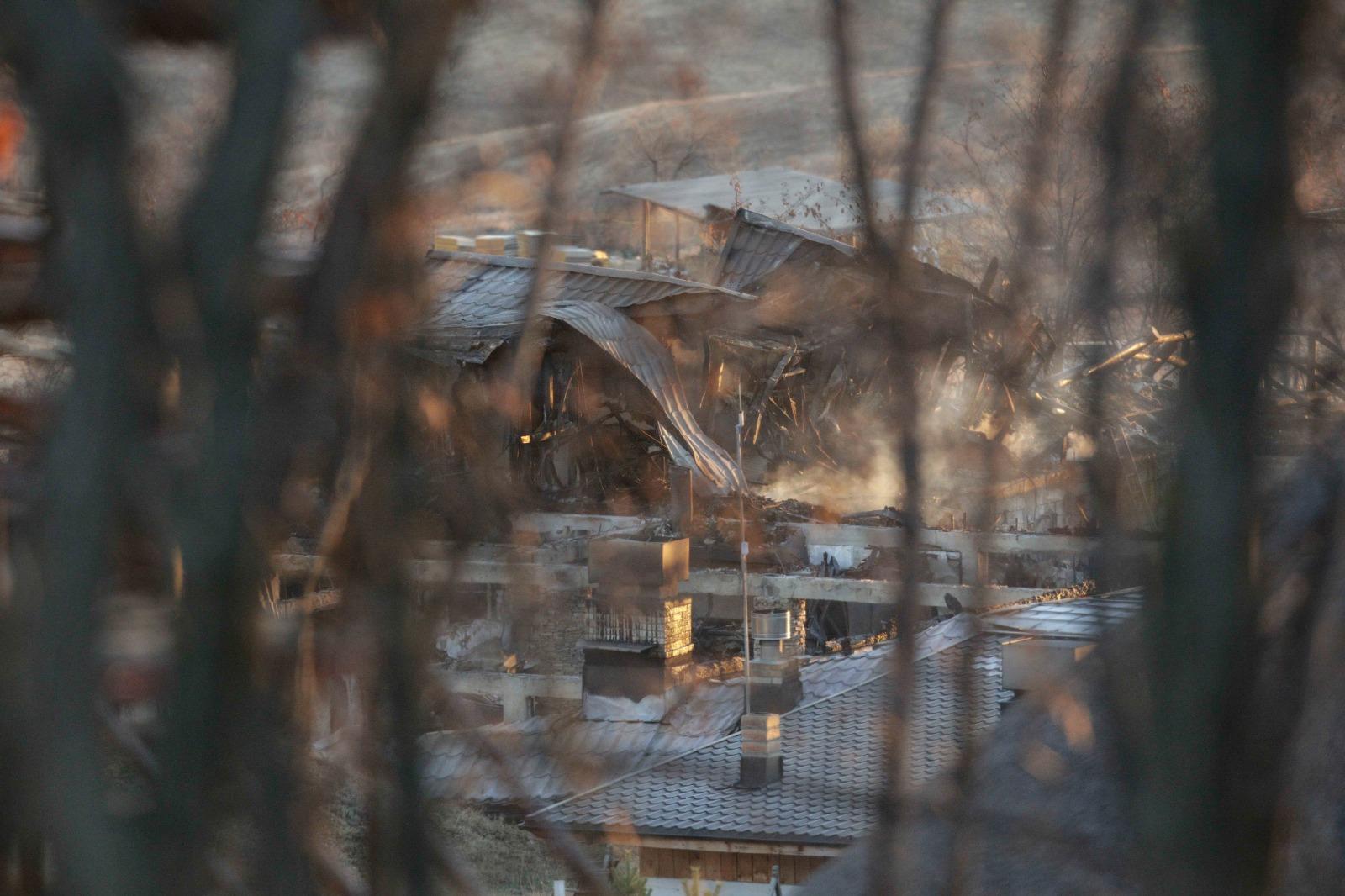 Incendiu la Ferma Dacilor. Fragmente de os, trimise la analiză după finalizarea cercetării. Ar putea fi de la la optulea cadavru