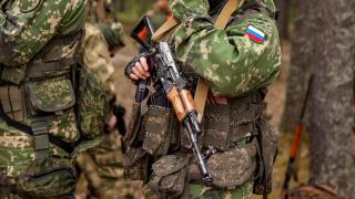 Soldaţi ruşi, otrăviţi la Simferopol. Două femei le-au oferit mâncare şi vodcă îmbibate cu arsenic şi stricnină: 24 au murit, 11 sunt la spital