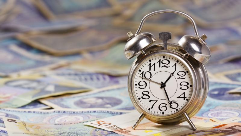 CALCUL. Câți bani trebuie puși deoparte pentru o pensie de 1.000 de euro pe lună