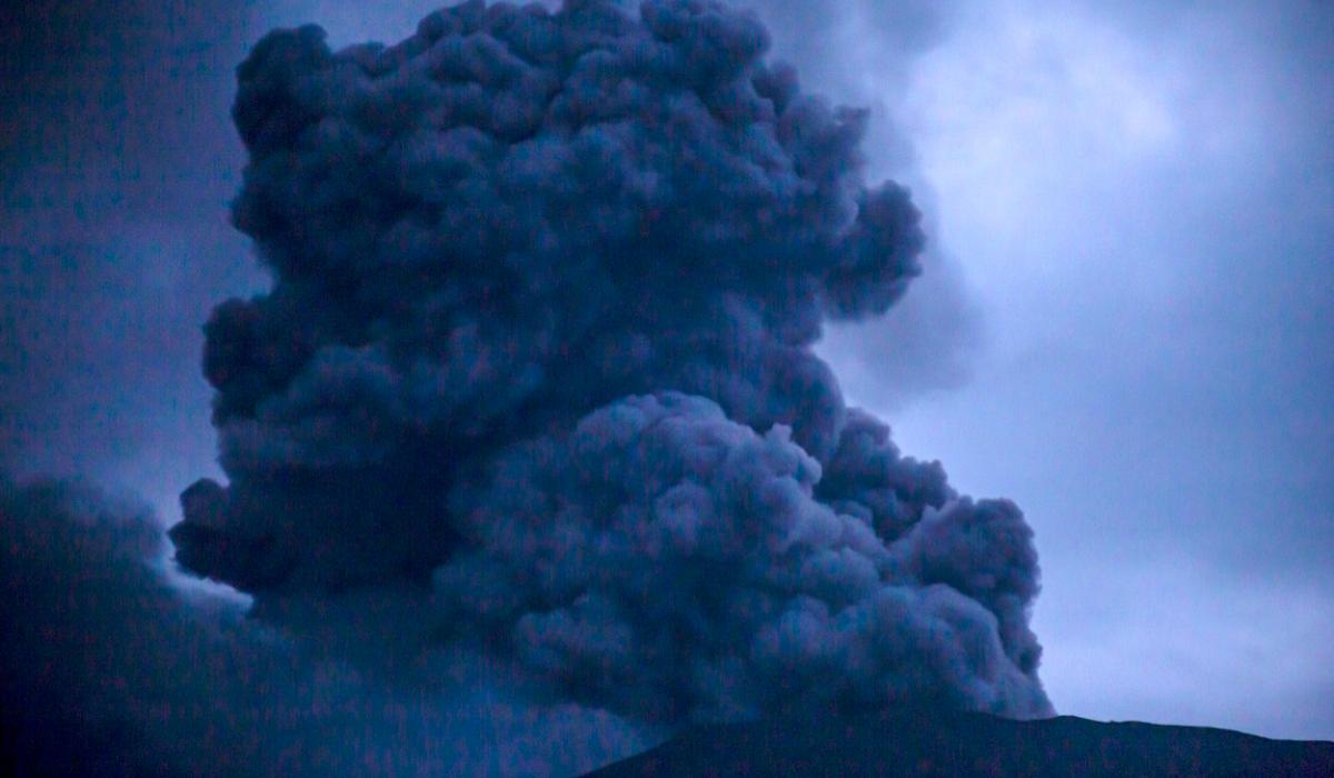 11 alpinişti au fost găsiţi morţi în urma erupţiei vulcanului Marapi din Indonezia. Vulcanul a aruncat cenuşă până la 3 km în aer