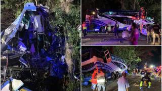 Un autocar supraetajat s-a rupt în două după ce s-a izbit violent de un copac: 14 morţi şi 32 de răniţi. Tragedie cumplită în Thailanda
