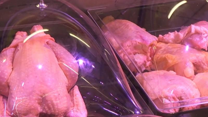 Alertă alimentară în România: carne de pui cu salmonella a ajuns în mai multe magazine din țară, inclusiv în București
