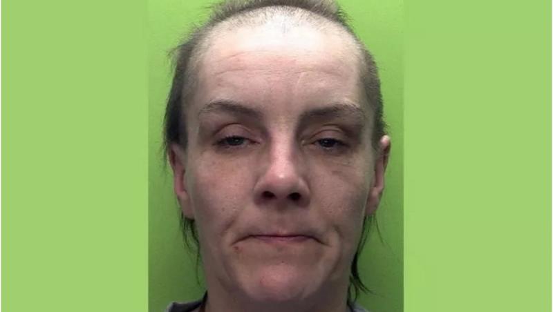 "Merita să moară". L-a ucis pe bătrânul care a lăsat-o să stea în casa lui din UK, apoi a ieșit să danseze goală în stradă în semn de sărbătoare