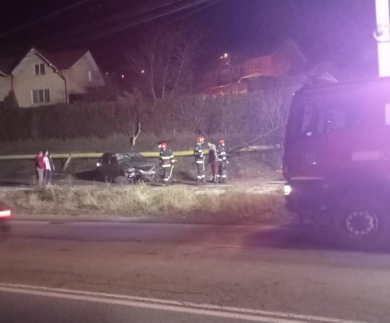 Copil de 7 ani, rănit într-un accident teribil în Petroşani. Alţi doi adulţi la spital după ce două maşini s-au tamponat